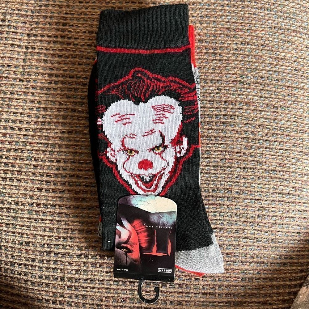 Official IT Pennywise the Clown crew Socks Adult Horror Movie 8-12 NEW! Set of 2